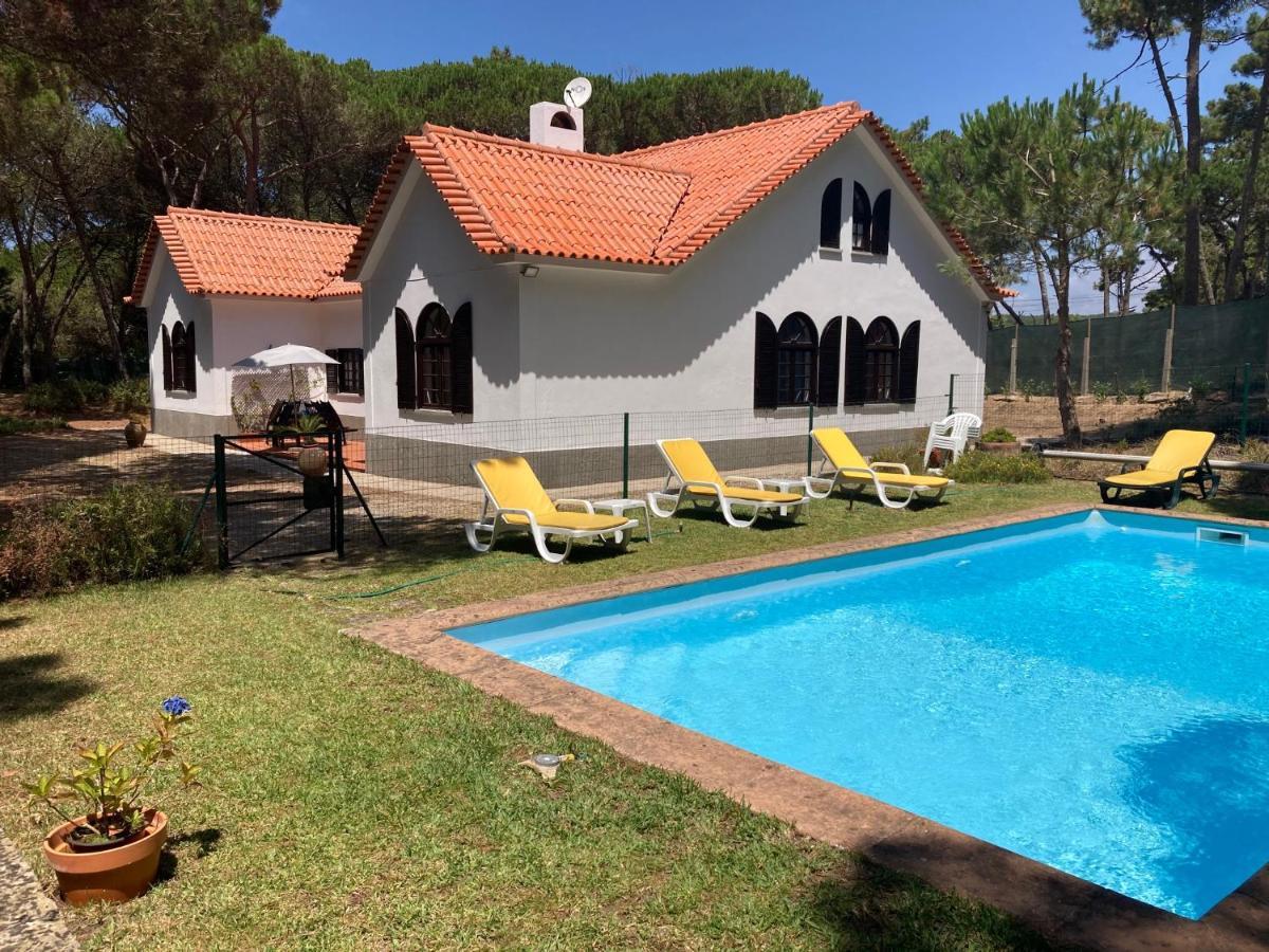 Moradia No Pinhal Com Piscina - Espaco E Privacidade Para As Suas Ferias! Sintra Zewnętrze zdjęcie